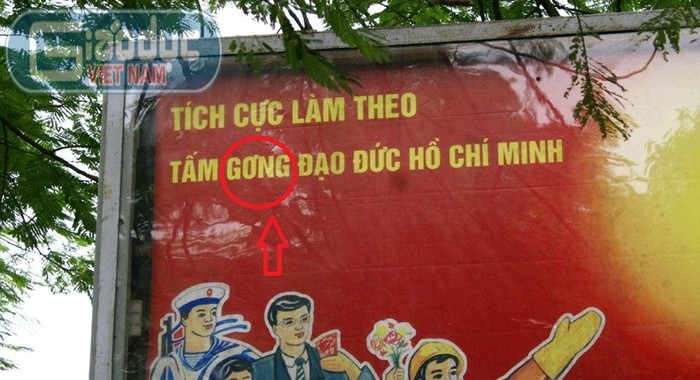 Pano cổ động làm theo tấm gương đạo đức Hồ Chí Minh sai chính tả